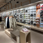 Thumbnail of http://Éclairage%20des%20linéaires%20et%20des%20présentoirs%20dans%20le%20magasin%20de%20chaussures.