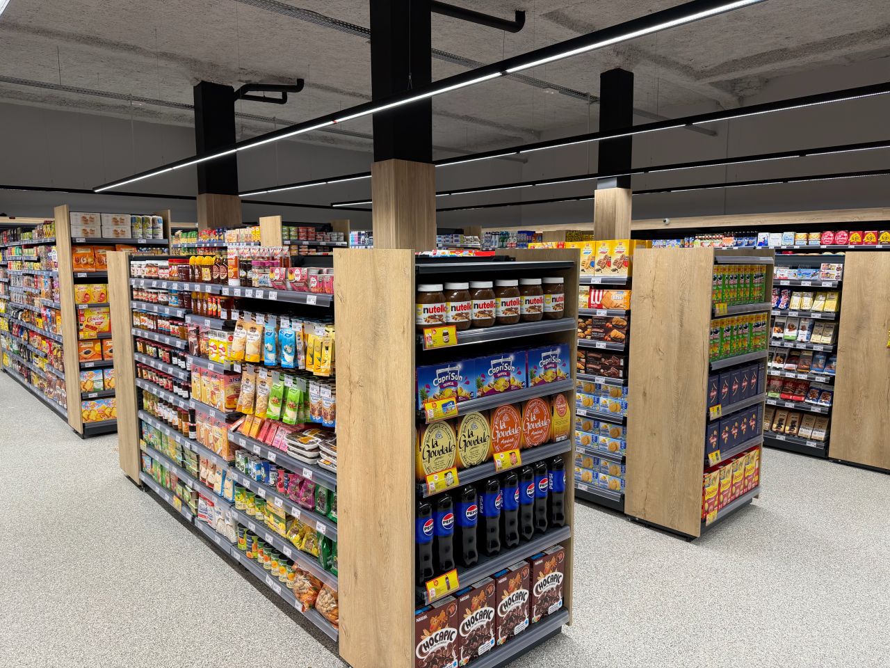 Éclairage d’un magasin alimentaire de 238 m²